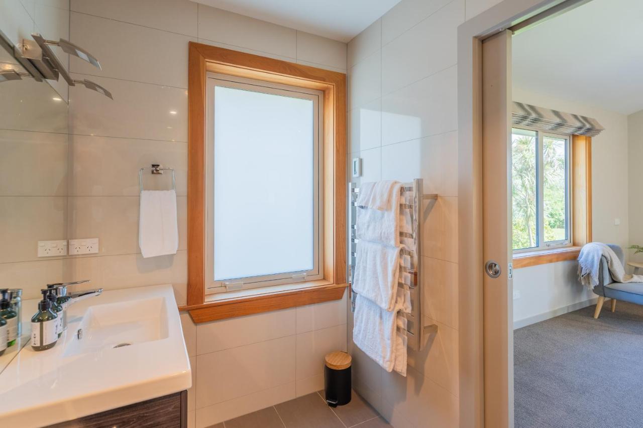 Otaki Anam Cara Gardens Luxury Villa Private Bedrooms And Ensuite Bathrooms Sleeps 9 מראה חיצוני תמונה