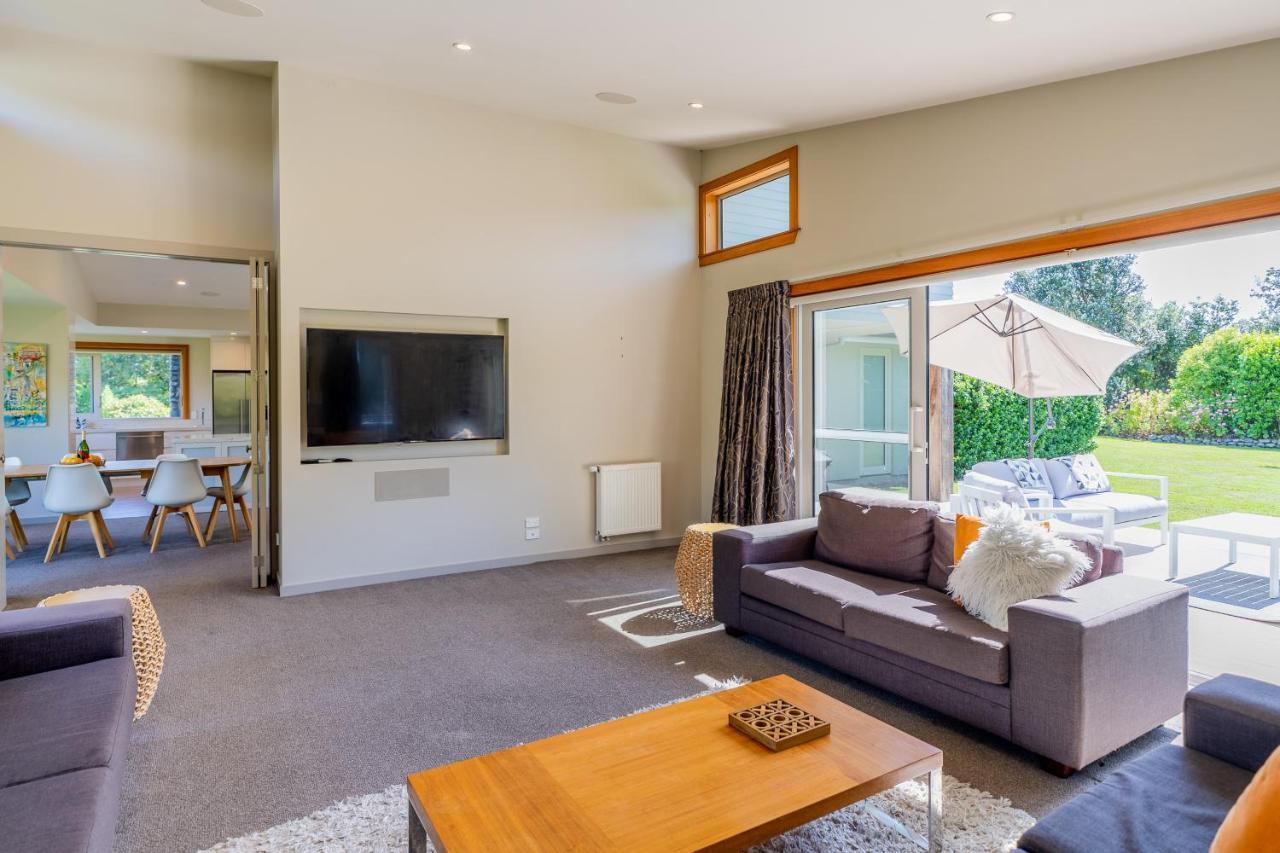 Otaki Anam Cara Gardens Luxury Villa Private Bedrooms And Ensuite Bathrooms Sleeps 9 מראה חיצוני תמונה